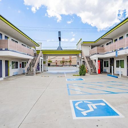 Exclusivo Inn&Suites Lakewood Exterior foto