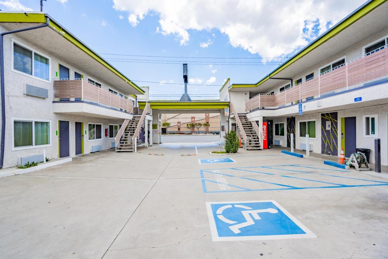 Exclusivo Inn&Suites Lakewood Exterior foto